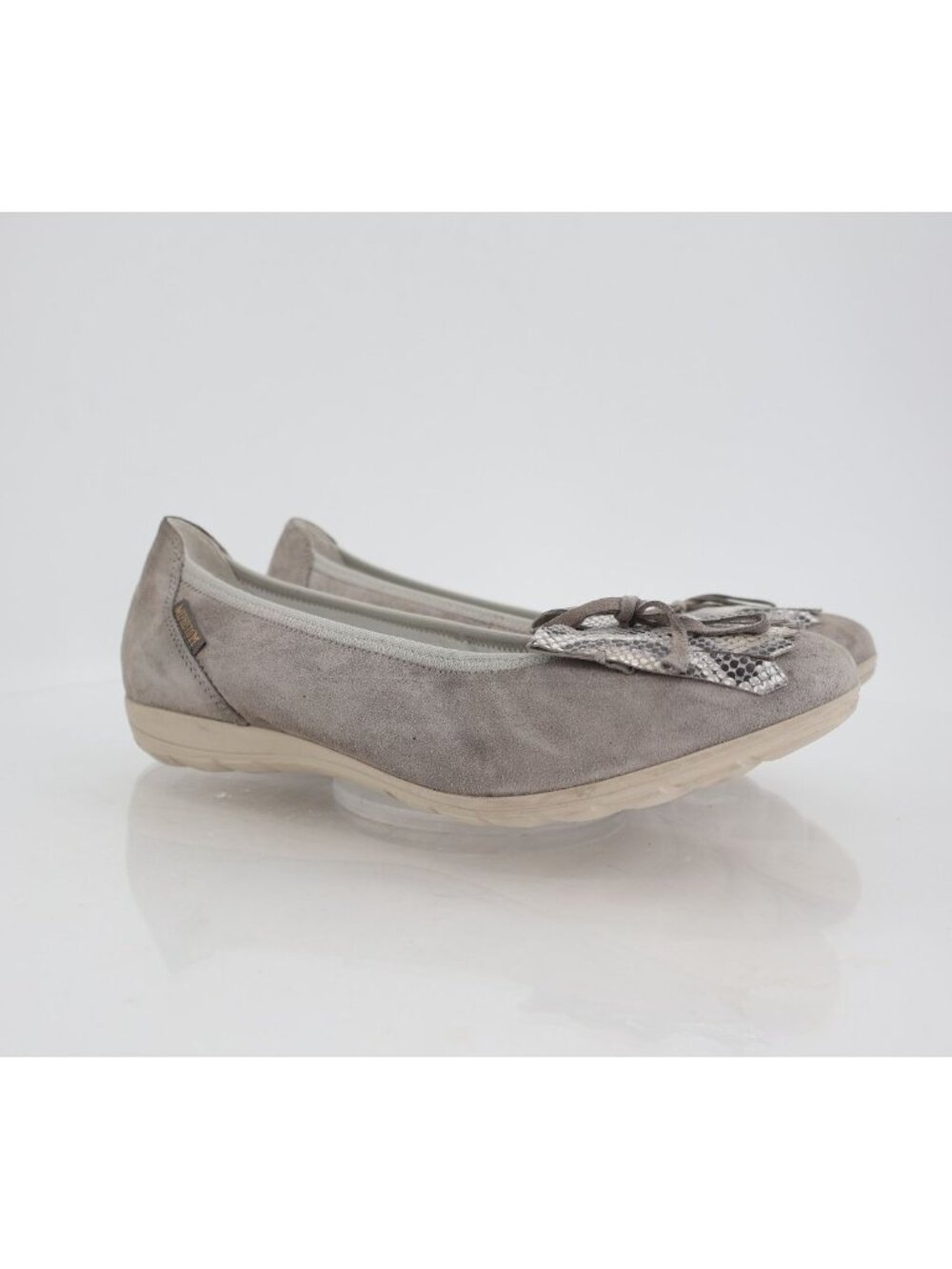 Mephisto Ballet Flats Grey Leather Kiltie Hidden Wedge Slip On Size 7 Bow Snake